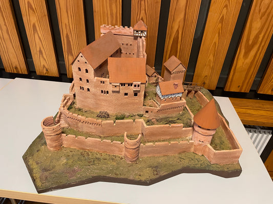 Historisches Rekonstruktionsmodell der Burg Freienstein im Odenwald, gefertigt von Erwin Merz.